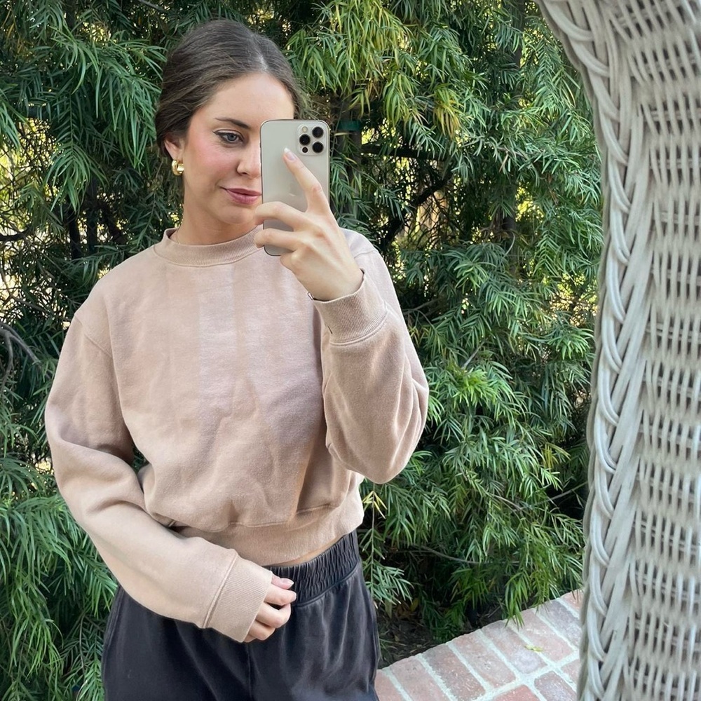 TNA cropped tan crewneck sweatshirt sz s